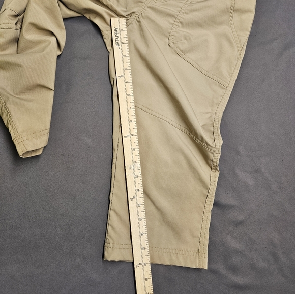 COLUMBIA Women's Beige Shorts Size 6 OMNI SHIELD ADVANCED REPELLENCY 18L - Picture 9 of 9